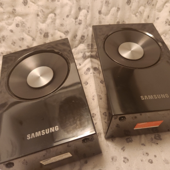 Mini Speaker Samsung (used) - Picture 1 of 11